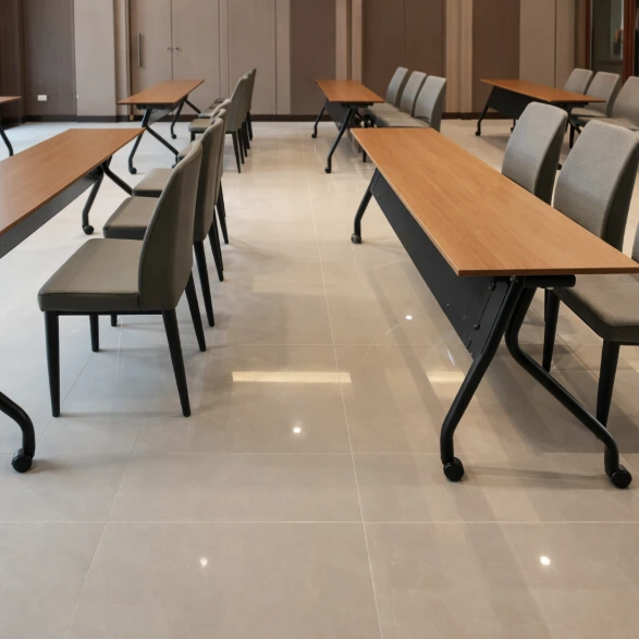 โต๊ะพับ มีล้อเลื่อน มีบังตาด้านหน้า เหล็ก.webp