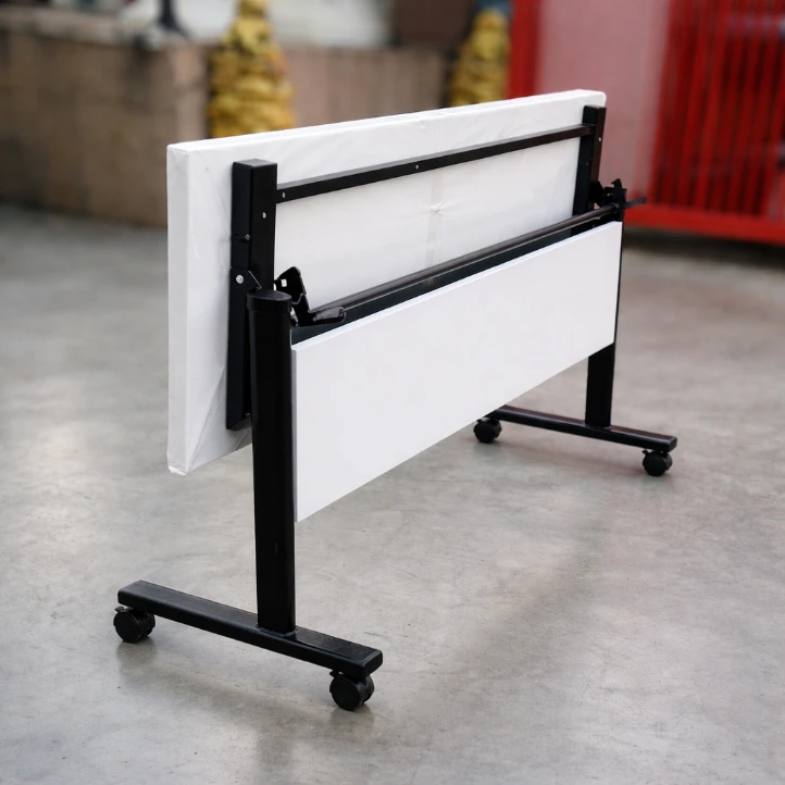 โต๊ะพับหน้าได้เมลามีน  ขาเหล็กแปปไข่ พับหน้า.webp