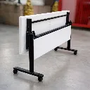 โต๊ะพับหน้าได้เมลามีน ขาเหล็กแปปไข่ พับหน้า.webp