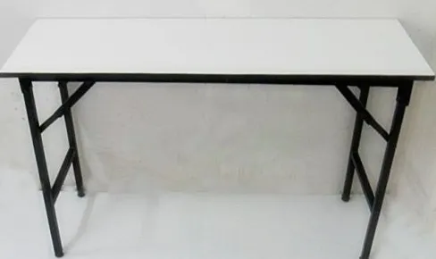 โต๊ะพับเมลามีนขาว หนา 16 / 19 มม. โครงขาเหล็กพับได้ ขาพ่นสีดำ