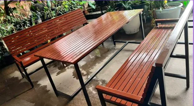โต๊ะโรงอาหารไม้ระแนง พร้อมม้านั่งยาวมีพนักพิงไม้ยางแดง