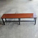 ม้านั่งโรงอาหารไม้ระแนง ขาเหล็ก 1.2 นิ้ว (ขาตาย)