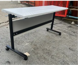 โต๊ะพับหน้าได้ หน้าเมลามีน บังตาไม้เมลามีน ขาเหล็กแป๊ปไข่ พ่นสี